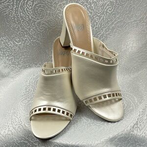 Impo Women's Cream‎ Open-Toe Mules